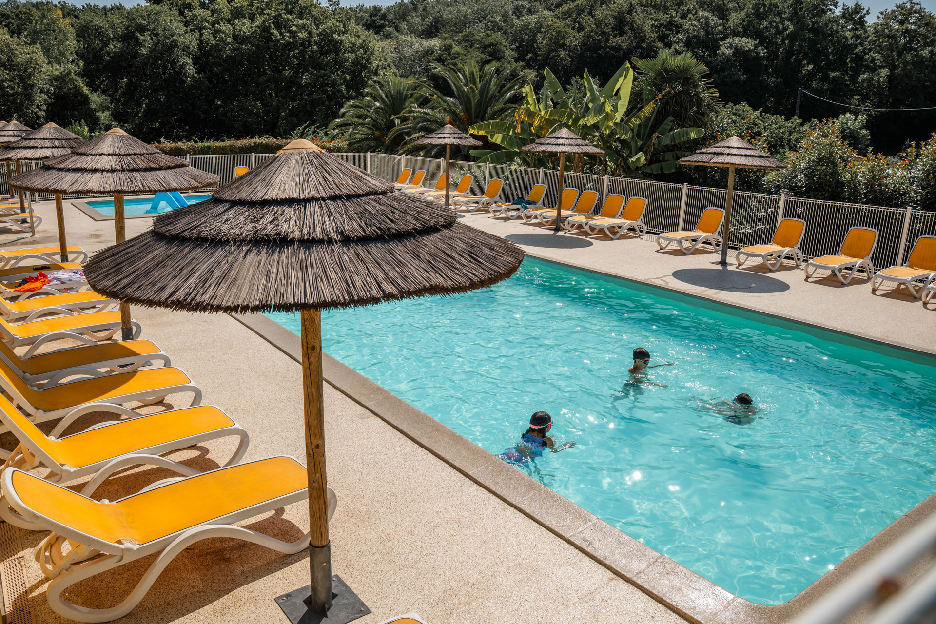 Dorrondeguy camping hendaye piscine salon jardin