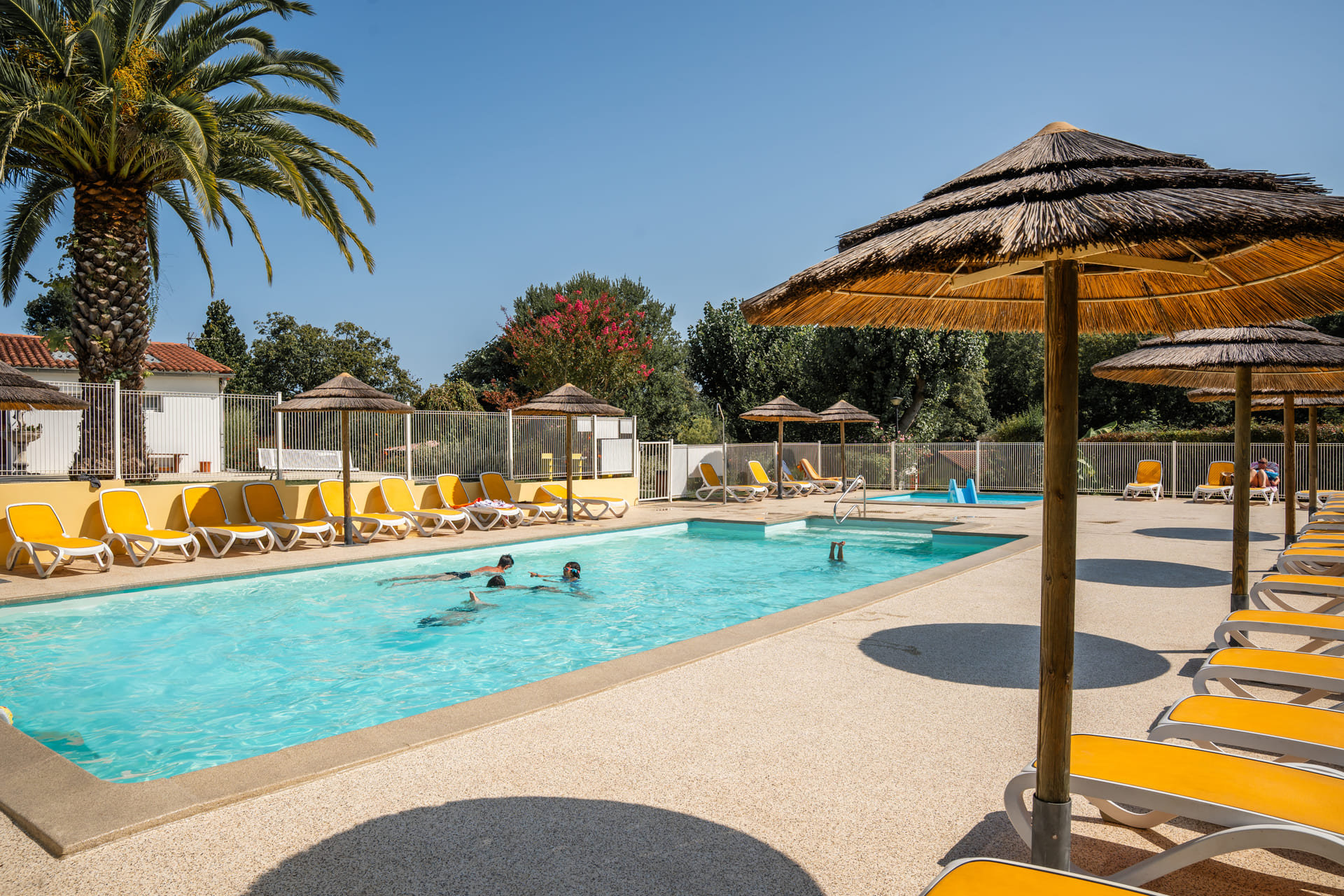 camping avec piscine chauffee a hendaye